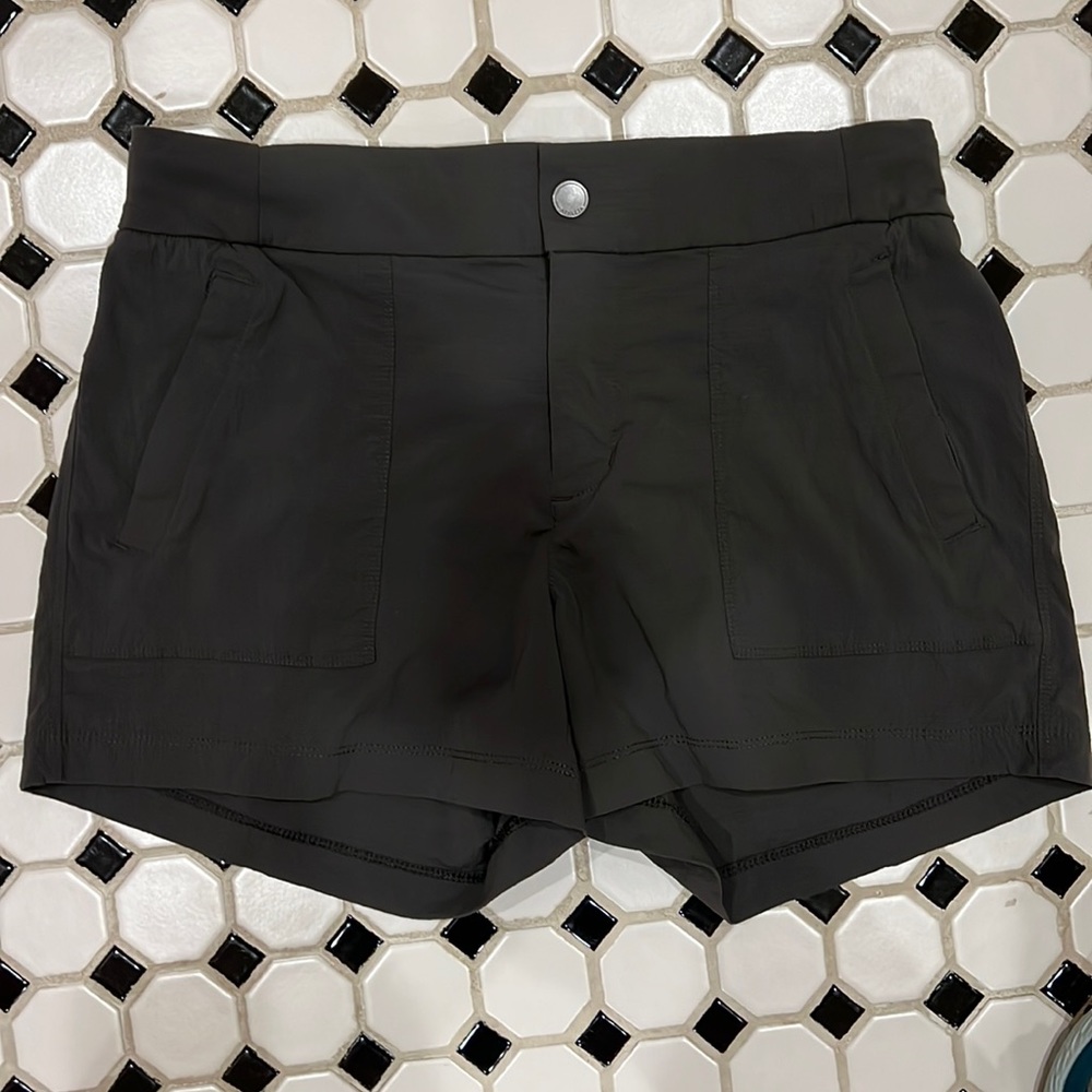 Athleta shorts 8 grey army green